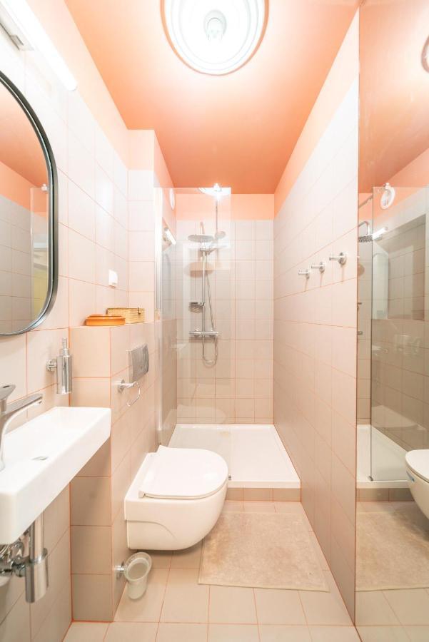 Apartment Fala Metro Sgh Klub Stodola Parking Parkview Fast Wifi Warschau